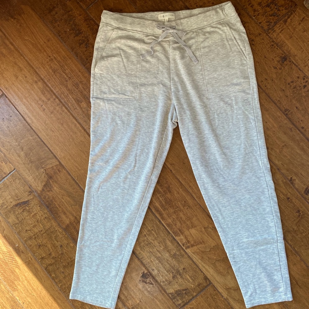 Lou & Grey Signature Soft grey pants - sz L